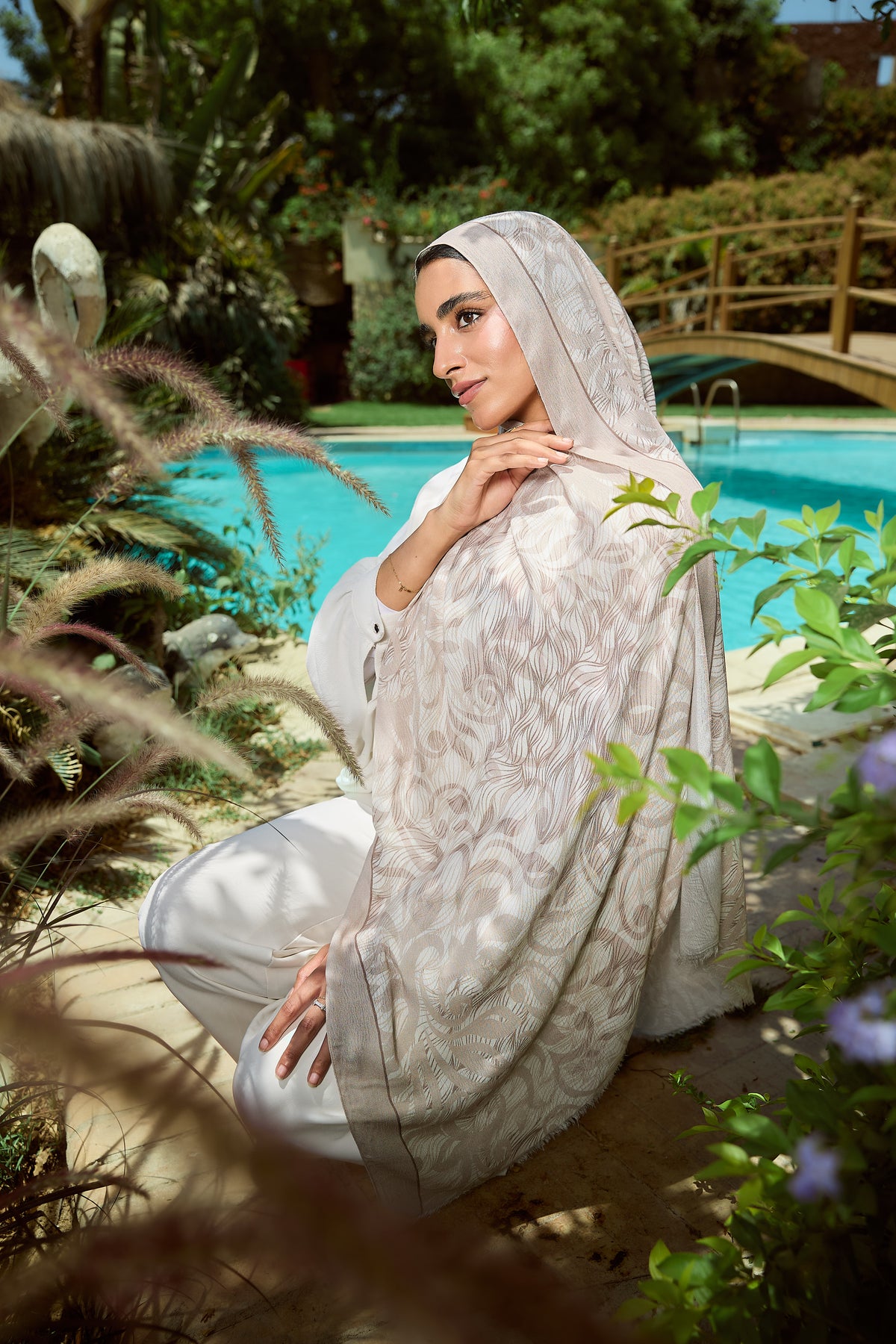 Beige Flora