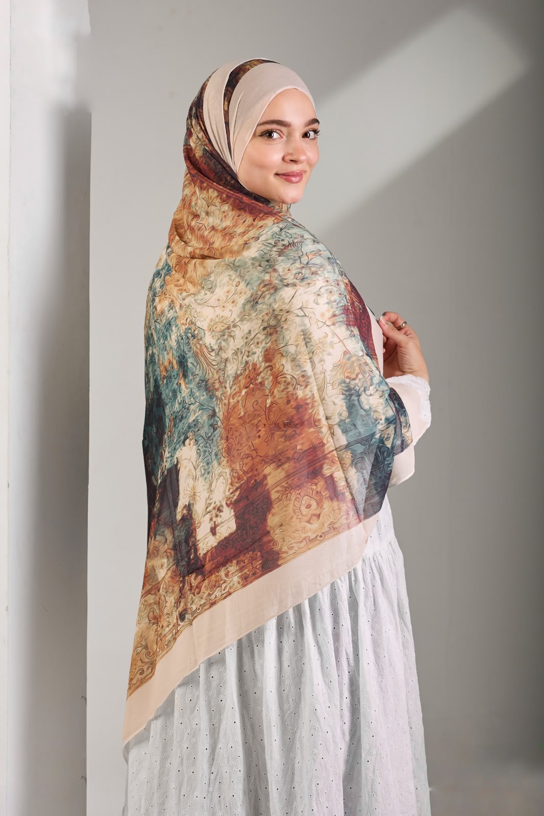 Antique Bloom Khimar