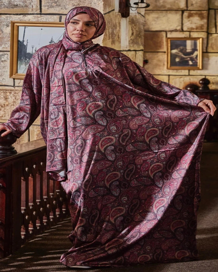 Garnet Paisley Satin Isdal