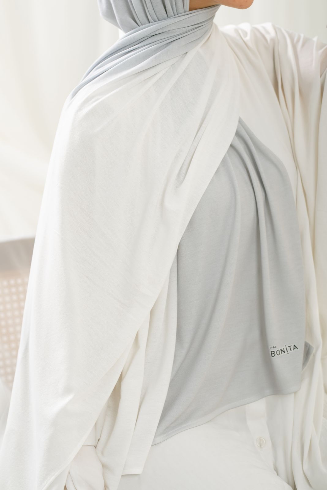 Light grey x white kuwaiti degrade