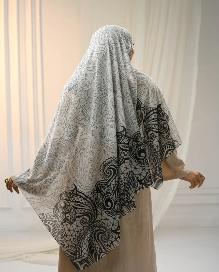 Silver Lace Khimar