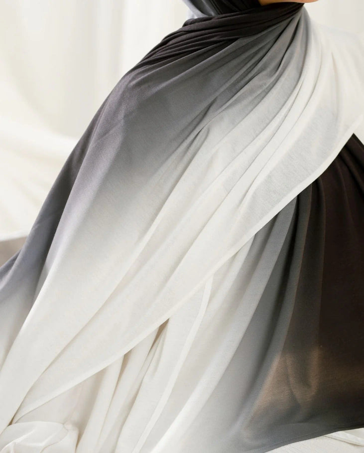 Black x white Kuwaiti Dedrade
