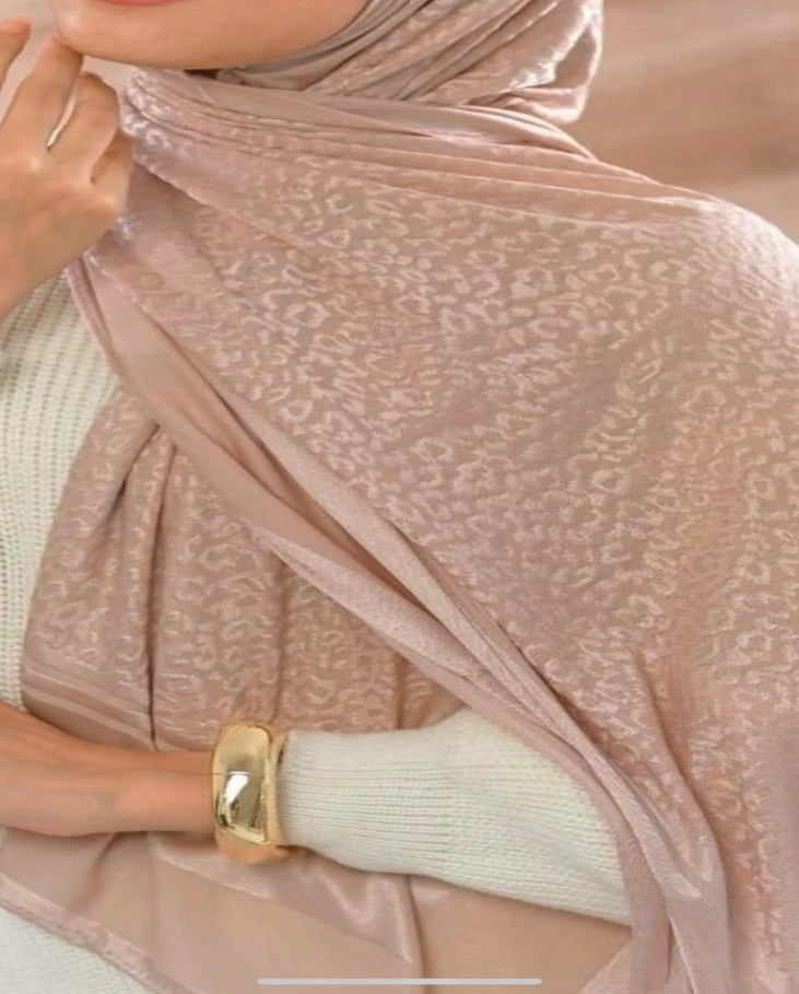 Kuwaiti Tiger Golden Beige