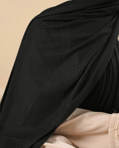 Kuwaiti Veora Black